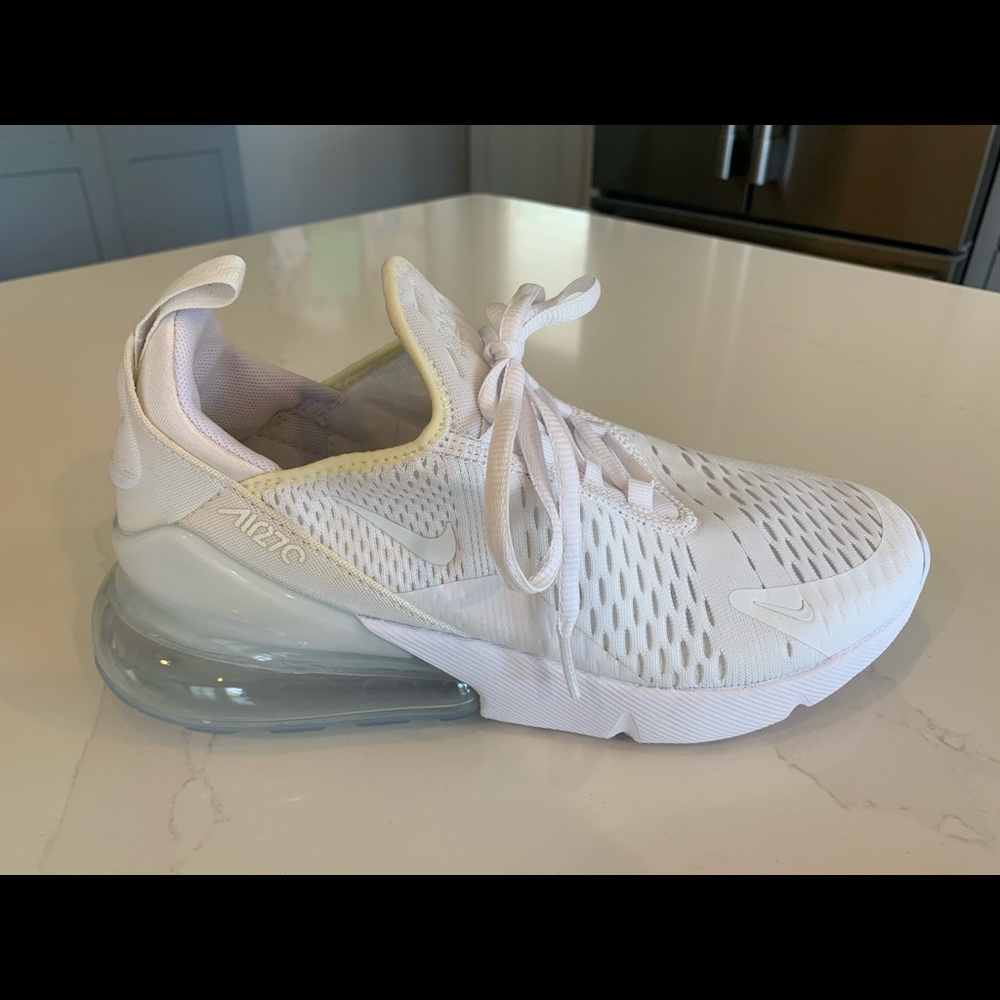 Big Kids’ Nike Air Max 270 size 7Y